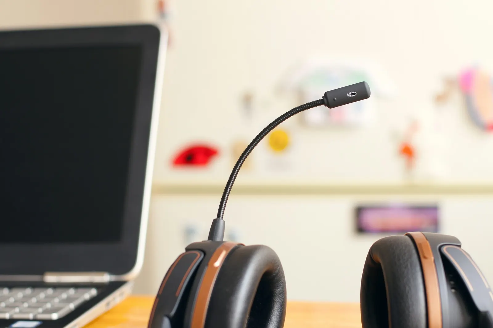How to Choose an AI Answering Service for a Plumbing, HVAC, Electrical, or Roofing Business